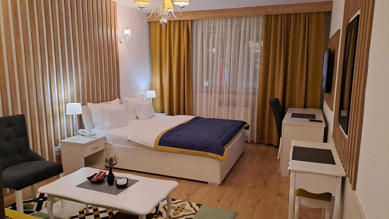 Jet Set Hotel Pale